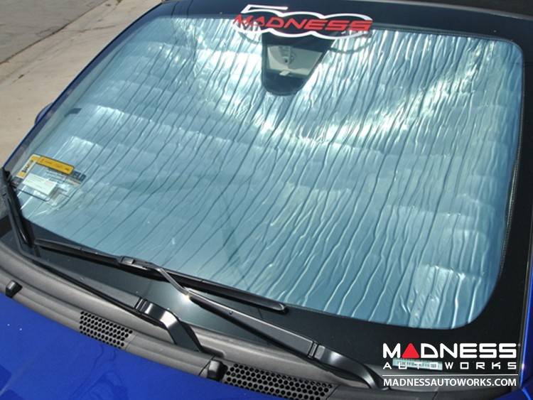 Fiat 500 store windshield